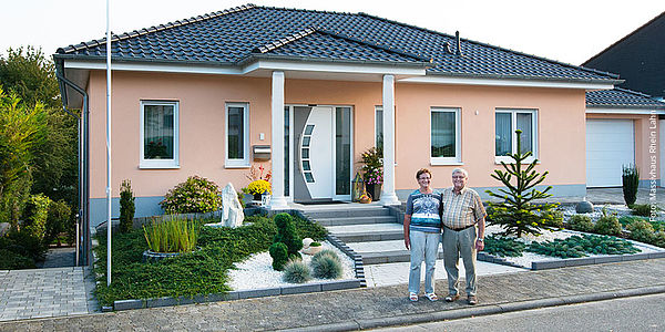 Bungalow von Massivhaus Rhein Lahn. Foto: Massivhaus Rhein Lahn